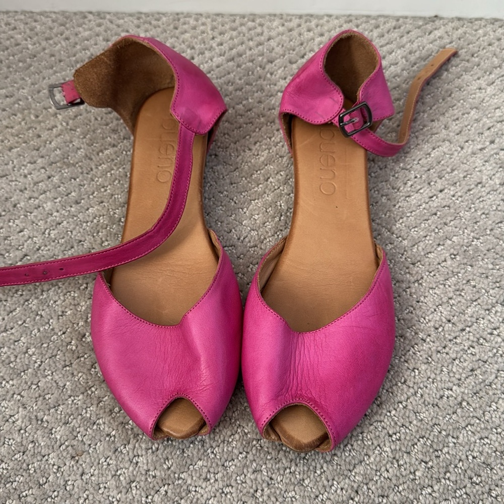 Bueno Pink Peep Toe Flats Sandals Size 7 Ankle Strap